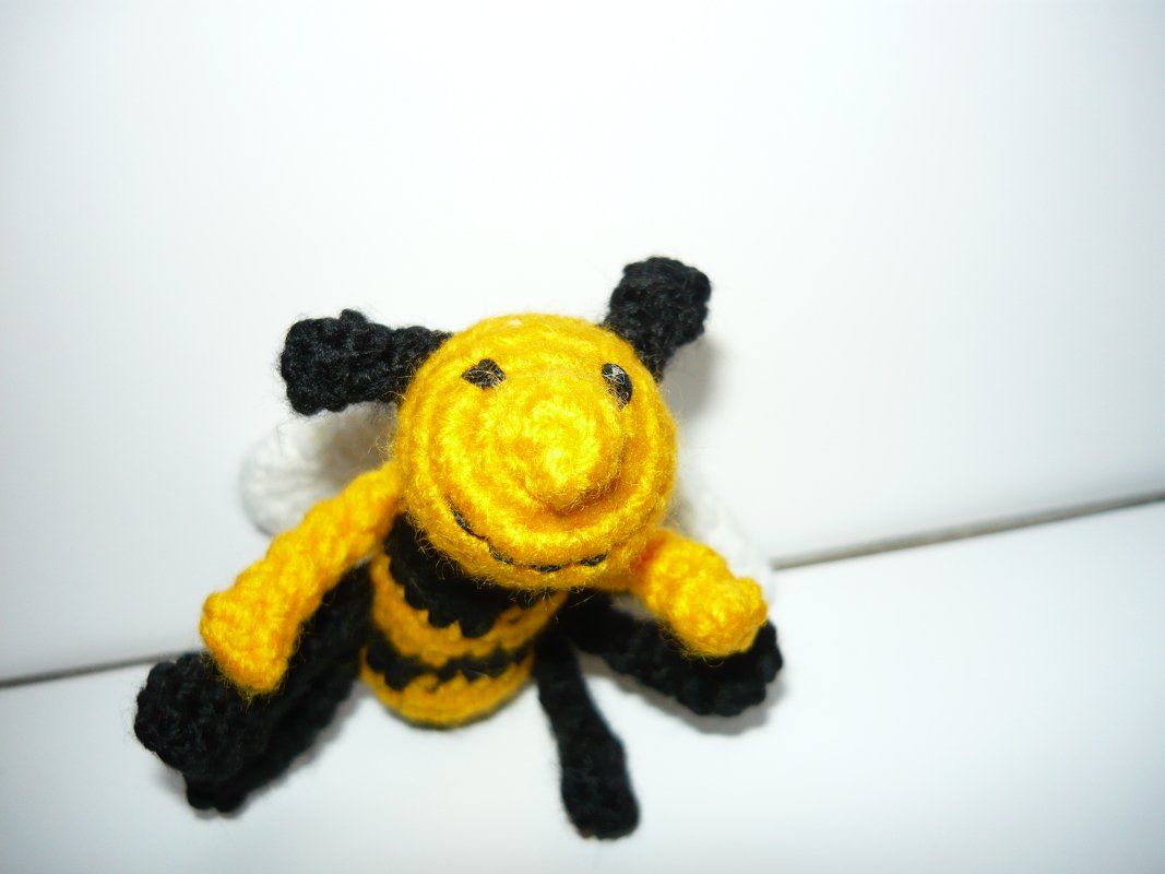 Häkelanleitung Biene Schlüsselanhänger - Bild 2