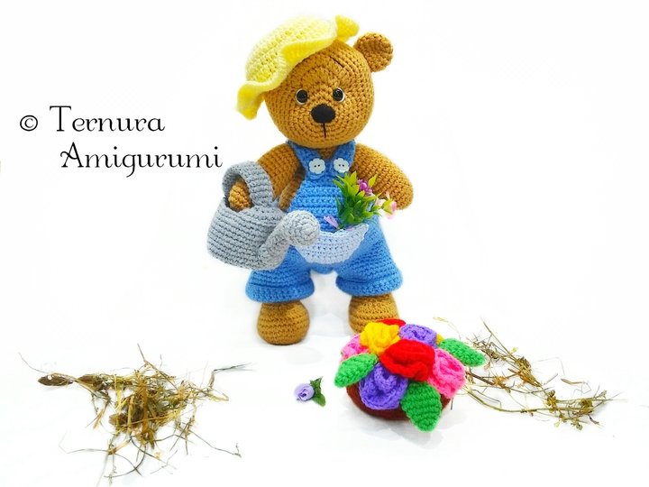 Crochet pattern, LEO, the gardener bear 34cm! PDF ternura amigurumi english- deutsch- dutch
