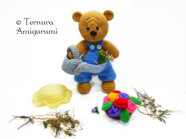 Häkelanleitung, LEO, der Gärtner Bär 34cm! PDF ternura amigurumi english- deutsch- dutch