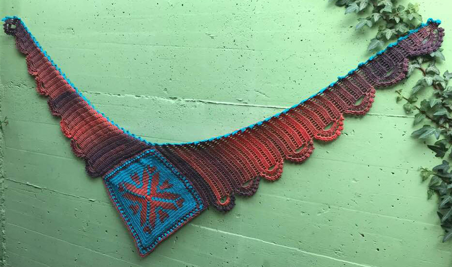 langes Dreieckstuch  „KAPSU“