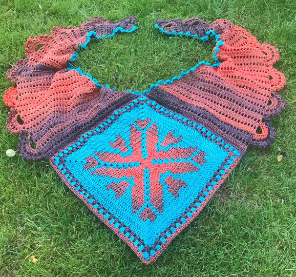 langes Dreieckstuch  „KAPSU“