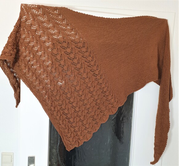 150 Strickanleitung Symmetrisches Tuch mit Lochmuster