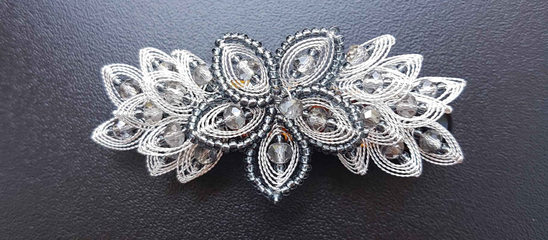 Haarspange aus dem Set „Greys“