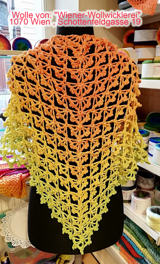 schönes, neues Dreieckstuchmuster