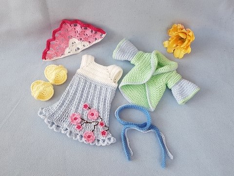 Häkelanleitung Puppenkleidung, Kiomi das Kirschblütenmädchen