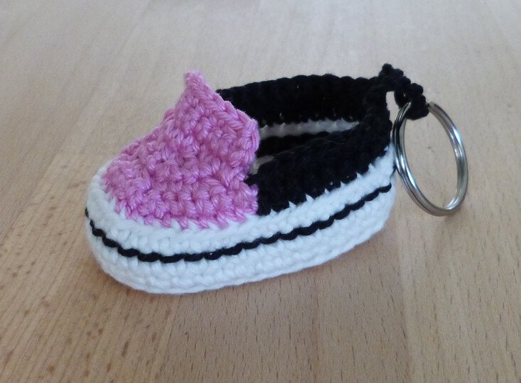 Häkelanleitung Schlüsselanhänger "Slipper"