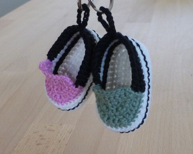 Häkelanleitung Schlüsselanhänger "Slipper"