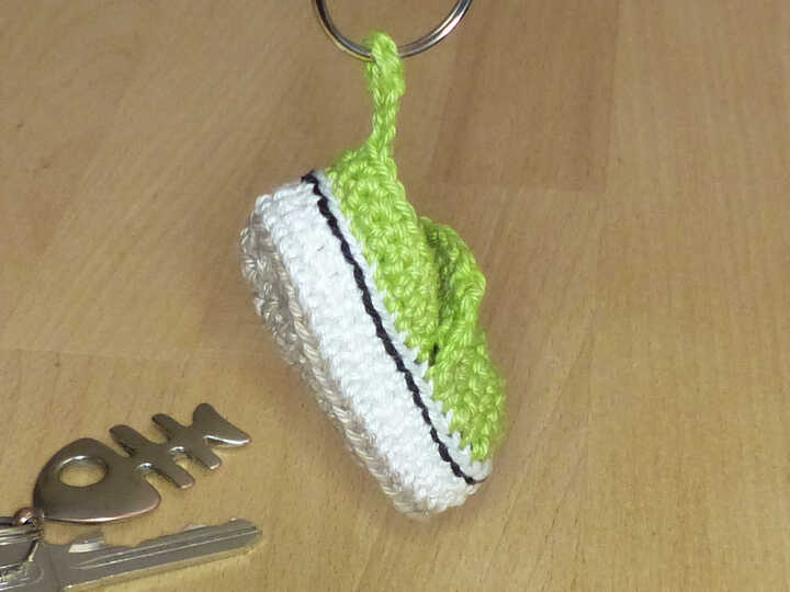 Häkelanleitung Schlüsselanhänger "Slipper"