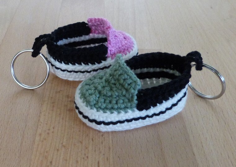 Häkelanleitung Schlüsselanhänger "Slipper"