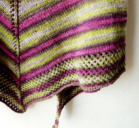 Knit triangle shawl pattern "Easy Peasy"