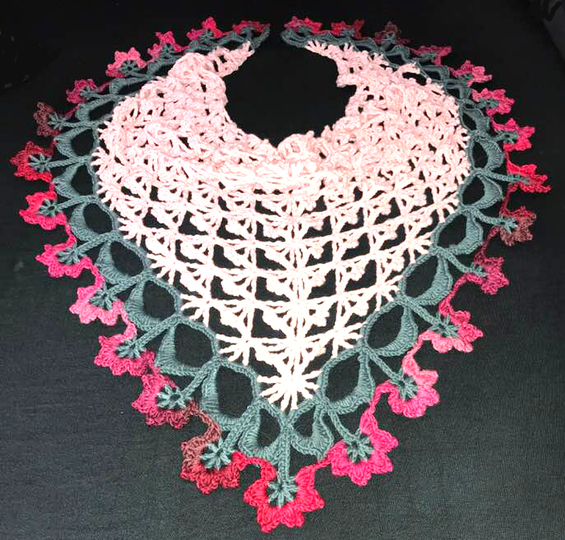 bezauberndes Dreieckstuch "Blumenkind"