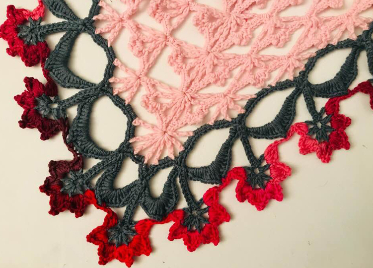 bezauberndes Dreieckstuch "Blumenkind"