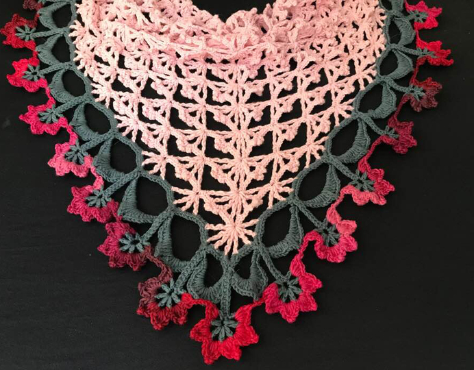 bezauberndes Dreieckstuch "Blumenkind"