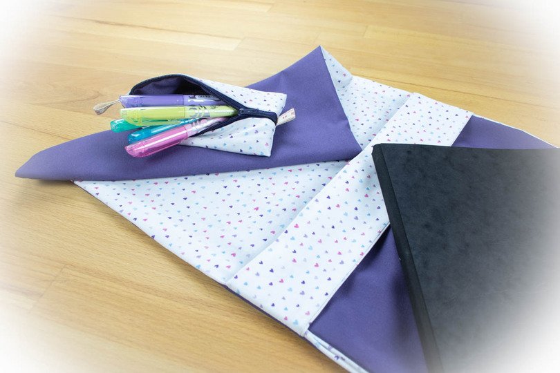 Buchumschlag, Buchhülle zum Wenden mit Stiftlasche