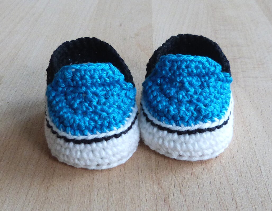 Häkelanleitung für niedliche Puppenschuhe - Bild 2