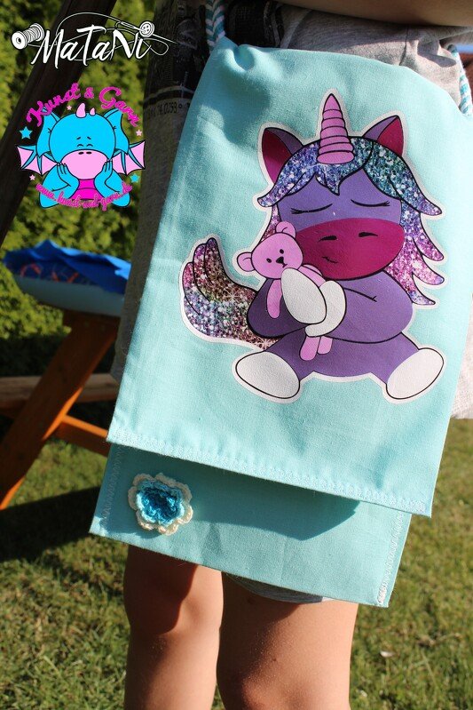 Plotterdatei Einhorn Leyla kuschelt