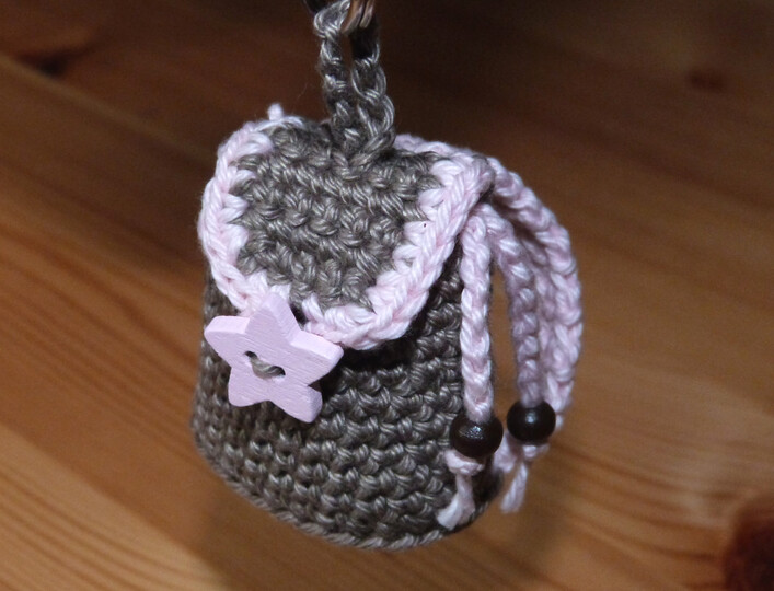 Crochet pattern keychain backpack