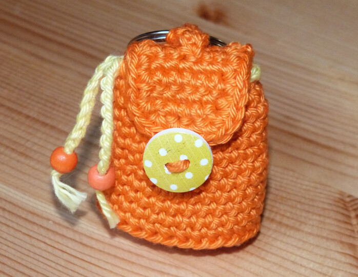 Crochet pattern keychain backpack