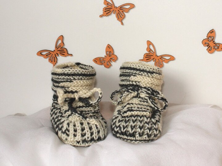 Strickanleitung Babyschuhe, Baby-Booties mit 2 Nadeln gestrickt aus Sockenwolle