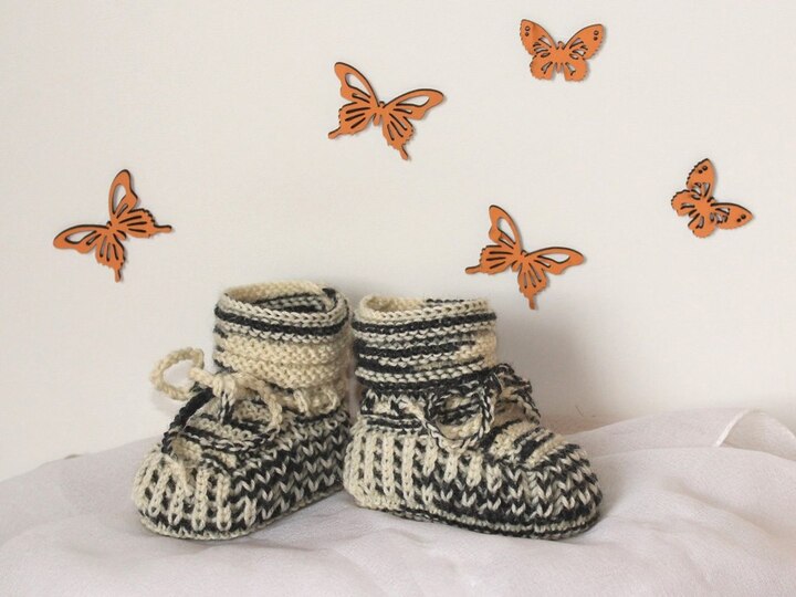 Strickanleitung Babyschuhe, Baby-Booties mit 2 Nadeln gestrickt aus Sockenwolle