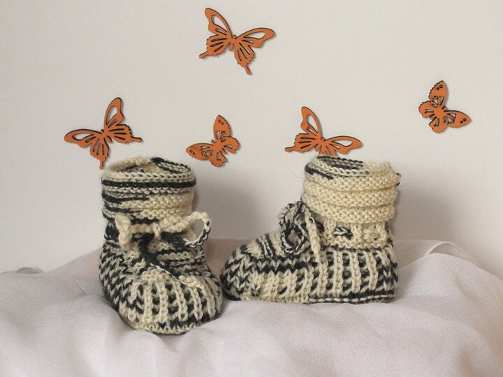 Strickanleitung Babyschuhe, Baby-Booties mit 2 Nadeln gestrickt aus Sockenwolle