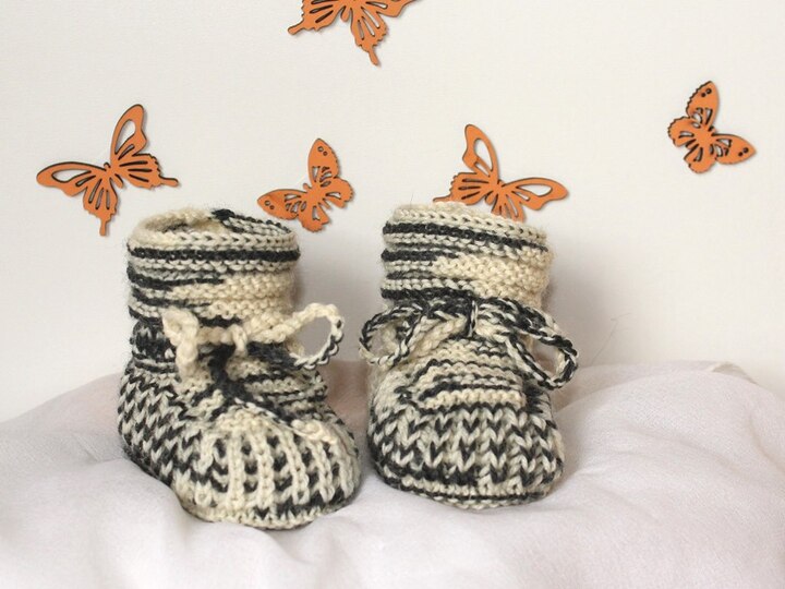 Strickanleitung Babyschuhe, Baby-Booties mit 2 Nadeln gestrickt aus Sockenwolle