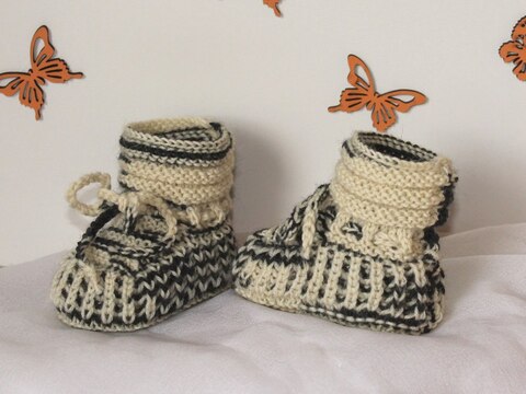 Strickanleitung Babyschuhe, Baby-Booties mit 2 Nadeln gestrickt aus Sockenwolle
