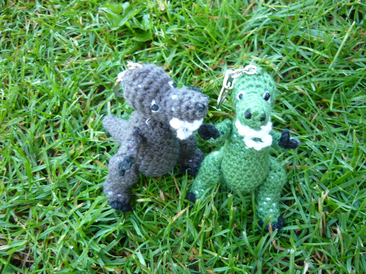 Häkelanleitung T-Rex Schlüsselanhänger