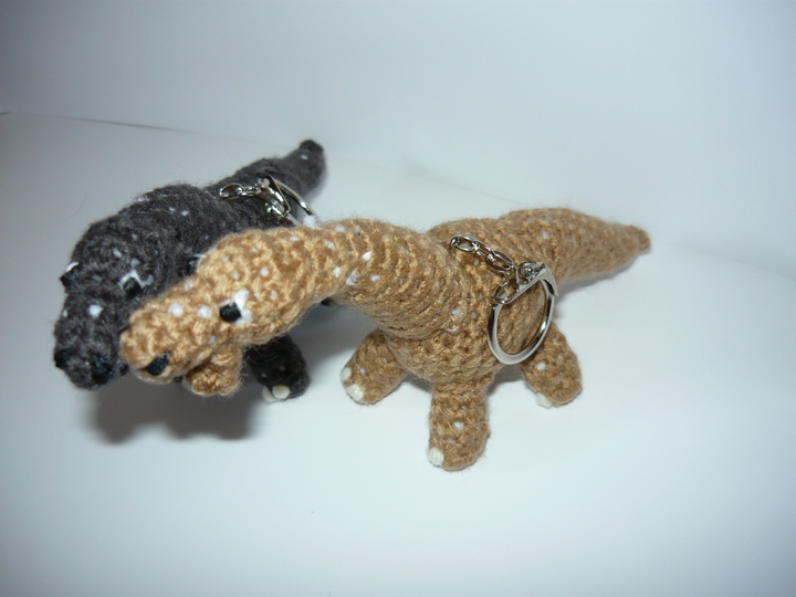 Häkelanleitung Brachiosaurus Schlüsselanhänger