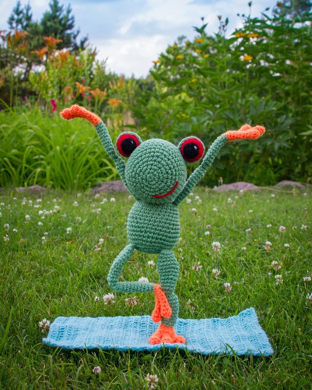 Frog  'Fred' &bull; LuckyTwins &bull; Amigurumi crochet pattern - Image 2