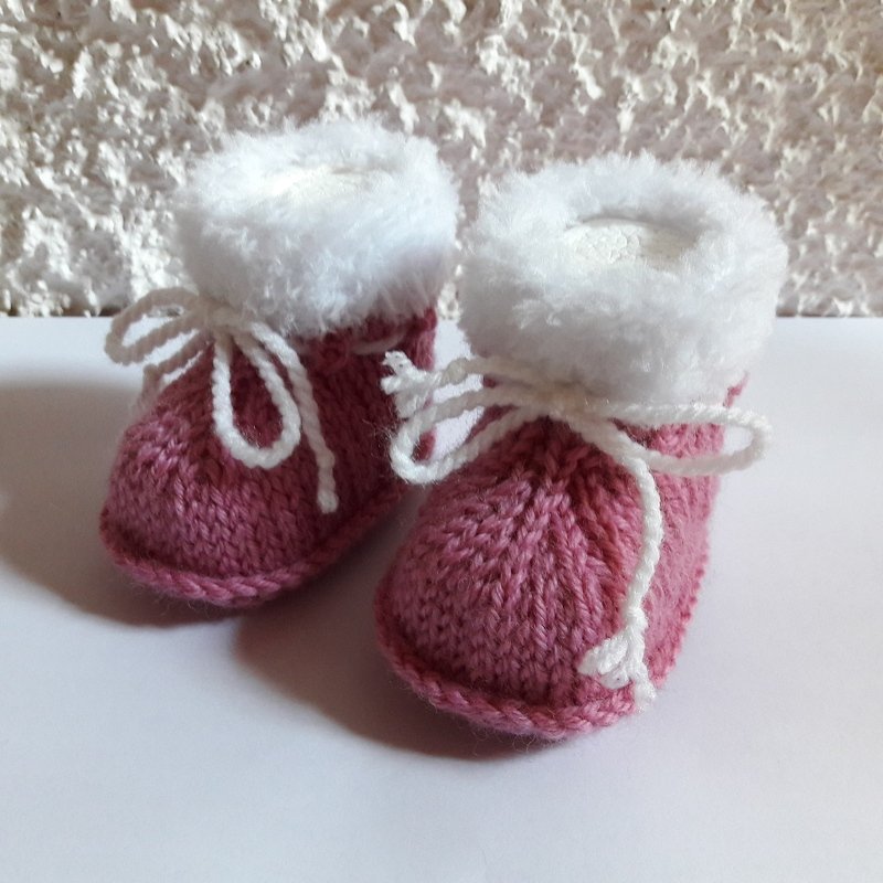 Strickanleitung Baby-Plüschstiefelchen