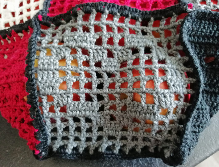 Häkelanleitung: Einkaufstasche mit Herzen