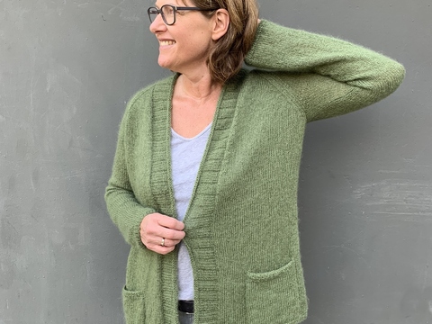 Strickjacke mit Raglanschräge aus Mohair, Strickanleitung