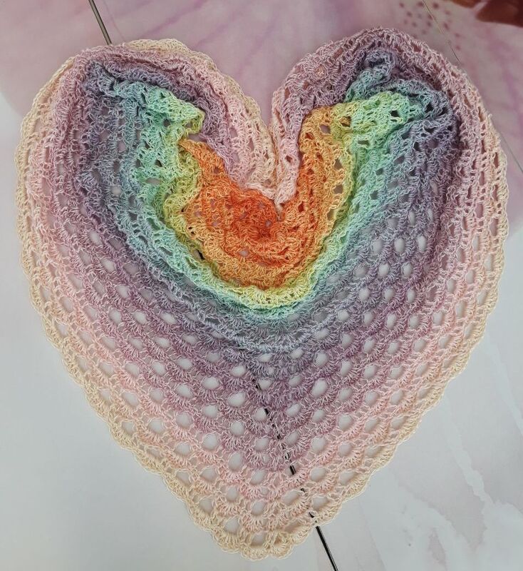 Häkelanleitung Dreieckstuch Blütenrausch - Bild 3