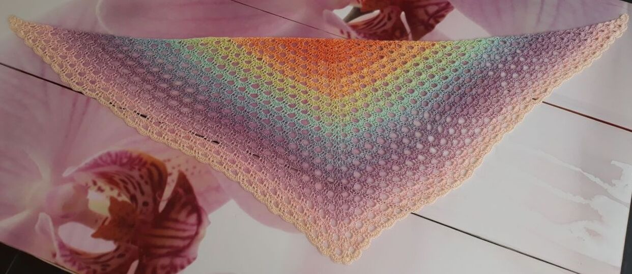 Häkelanleitung Dreieckstuch Blütenrausch