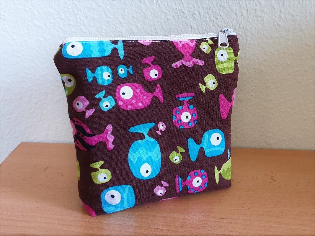 Zipper Pouch – Easy Scrap Project in 2 Sizes (Make-up, Travel &amp; More)