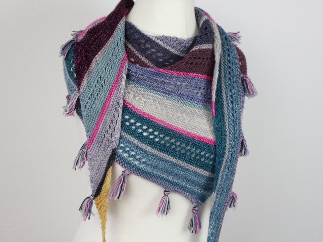 Tuch aus Wollresten stricken ohne Fäden vernähen, keine linken Maschen