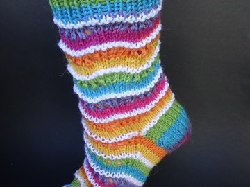 Anleitung für Socken im Pfauenfedermuster, Gr. 38/39