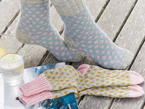 Strickanleitung Socken Dots