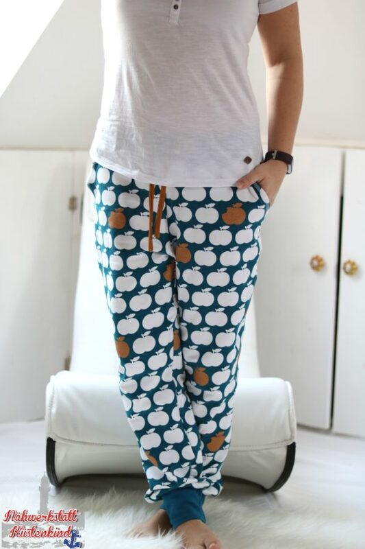 Genähte Damenhose mit Apfel-Print, Kordelzug, seitlichen Taschen und elastischen Bündchen