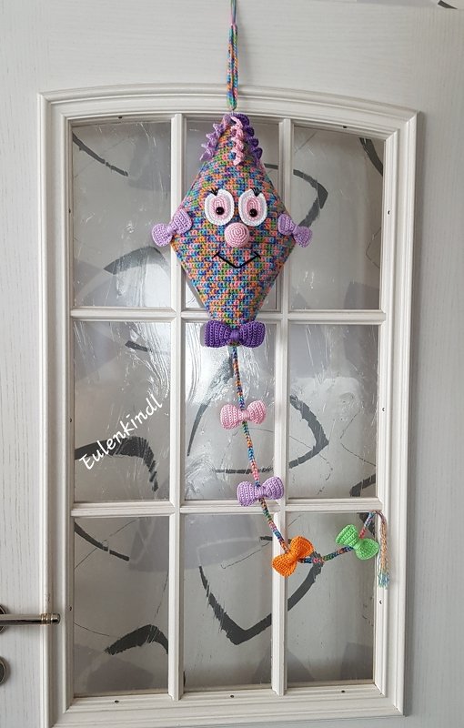 Häkelanleitung Farbenfrohe Drachen steigen lassen - Bild 2