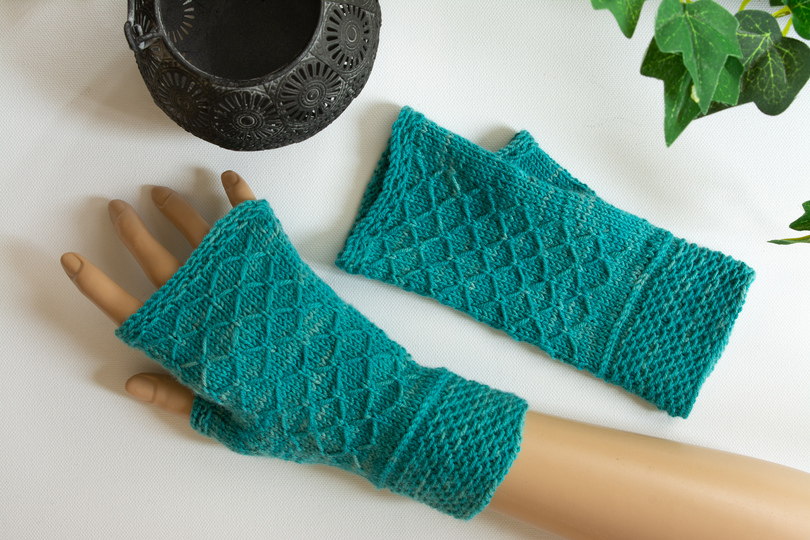 Fingerless Mitts: Marthe Mitts