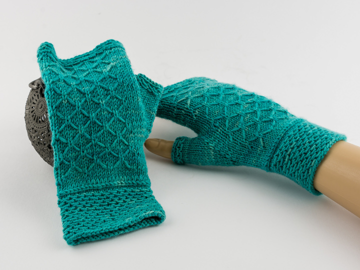 Fingerless Mitts: Marthe Mitts