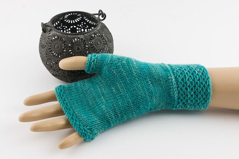 Strickanleitung Stulpen Pulswärmer mit schönem Muster Marthe Mitts