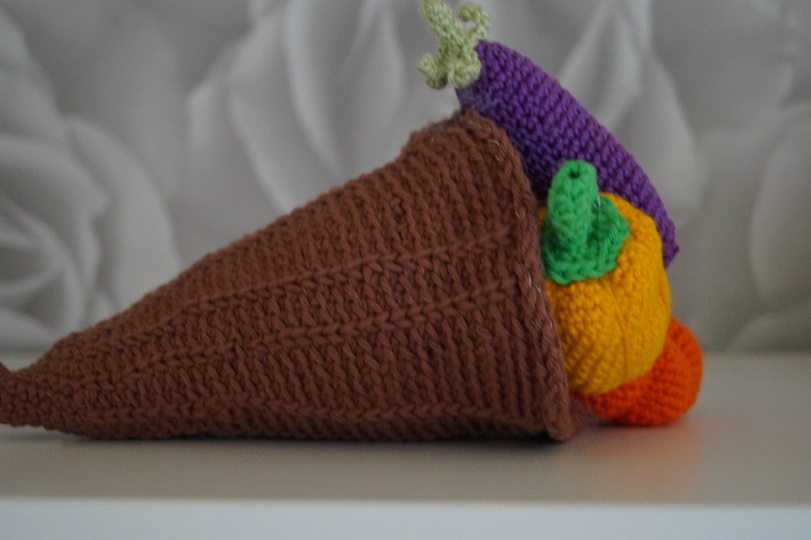 herbstliche Deko... Füllhorn mit frischer Ernte