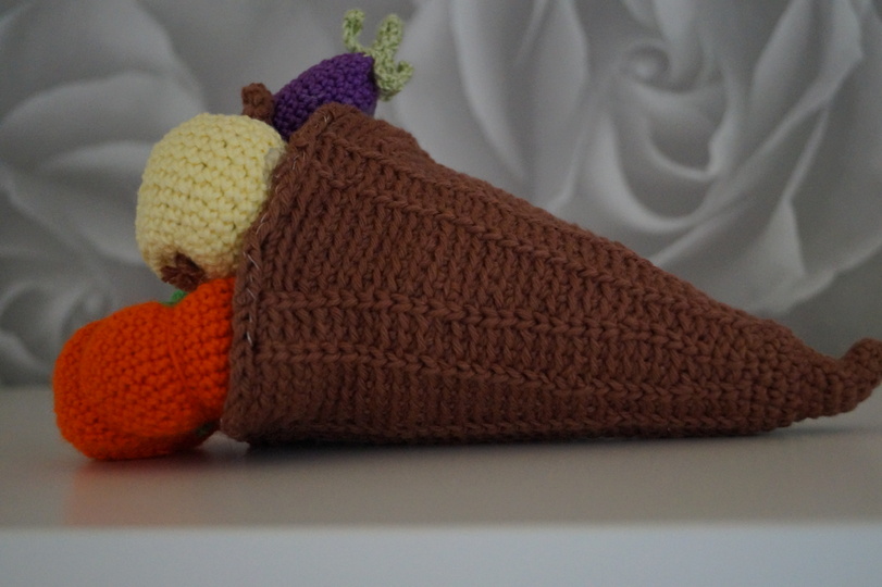 herbstliche Deko... Füllhorn mit frischer Ernte