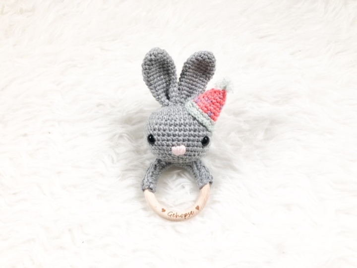 Häkelanleitung Babyrassel Hase Circus