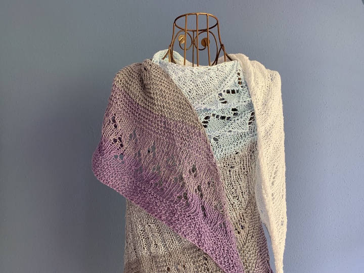 Strickanleitung - Bobbel-Dreieckstuch mit Farbverlauf "Sommer am Meer"