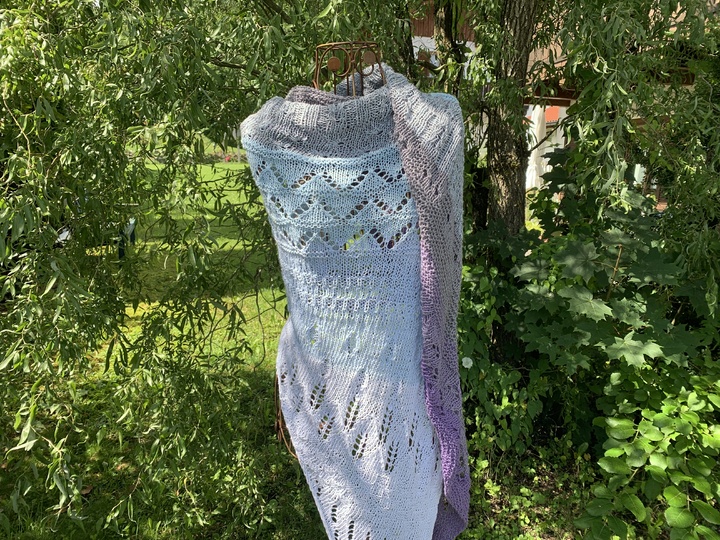 Strickanleitung - Bobbel-Dreieckstuch mit Farbverlauf "Sommer am Meer"