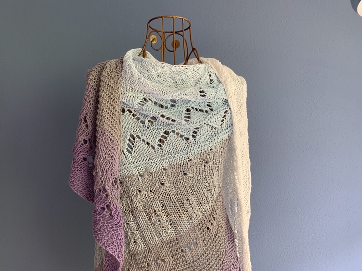 Strickanleitung - Bobbel-Dreieckstuch mit Farbverlauf "Sommer am Meer"